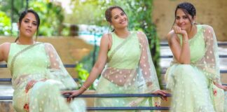 Anasuya in beautiful sari his fans got kick with her beauty