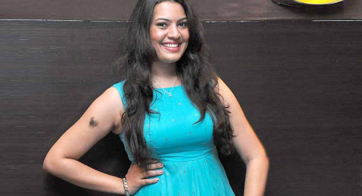 geetha madhuri gives clarity on fake whatsapp number