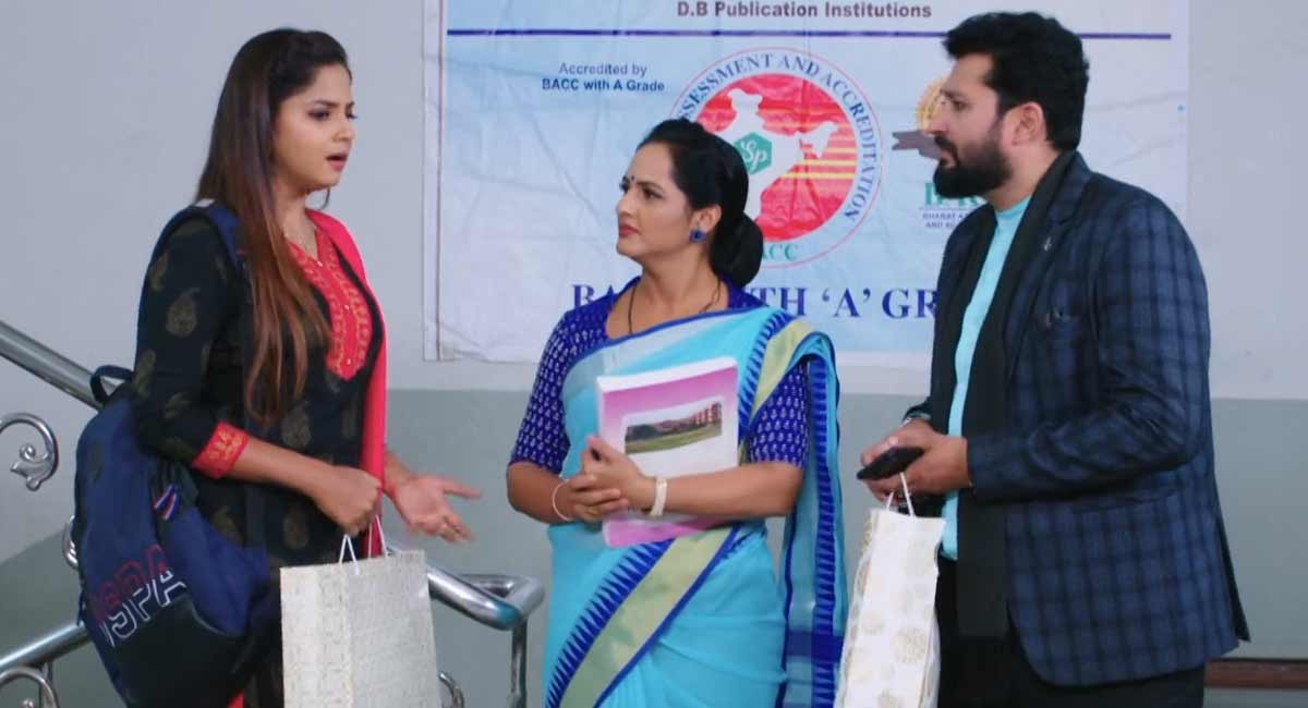 Guppedantha Manasu 19th July Today Episode : గుప్పెడంత మనసు సీరియల్ 19-july-2022 ఎపిసోడ్ ముందుగా మీ కోసం. రిషి ఇచ్చిన డ్రెస్సెస్ను తీసుకున్న వసుధార వాటిని తిరిగి ఇస్తుందా లేదా Guppedantha Manasu 19th July Today Episode