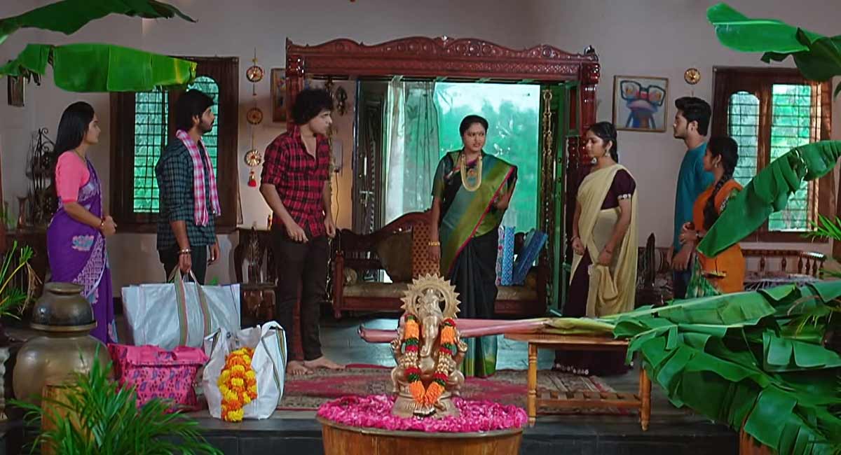 Janaki Kalaganaledu 29 July Today Episode 355 : జ్ఞానాంబ జానకి వరలక్ష్మి వ్రతం చేయడానికి ఒప్పుకుంటుందా... రామ, జానకి నీ క్షమిస్తుందా... Janaki Kalaganaledu 29 July Today Episode 355