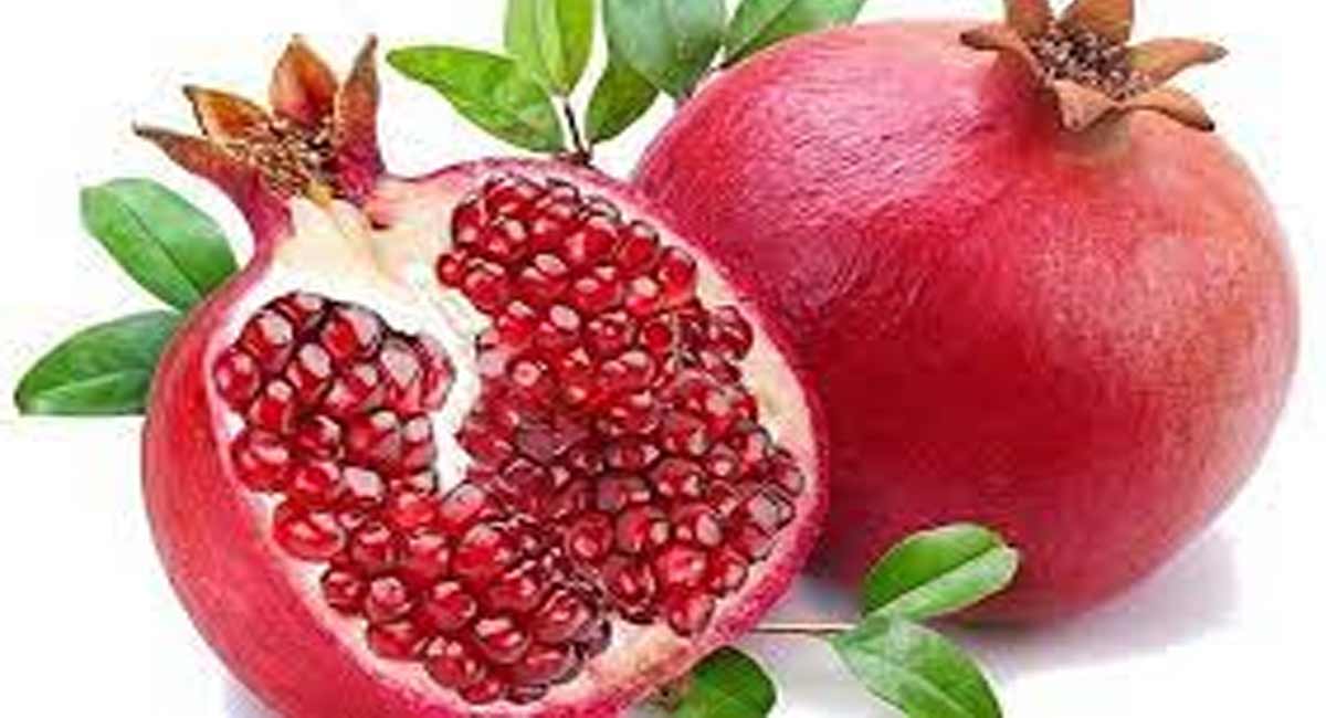 Pomegranate : దానిమ్మ పండు తింటే గుండెకి చేసే మేలు అంతా ఇంతా కాదు... దీని గురించి తెలిస్తే మీరు షాక్ అవుతారు. health benefits of pomegranats