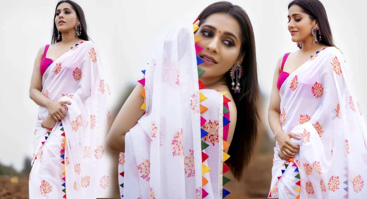 Rashmi Gowtham : వైట్ శారీలో కవ్విస్తూ కుర్రాళ్లకు కంటిమీద కునుకు లేకుండా చేస్తున్న రేష్మి. Rashmi Gowtham on white color sari stunning pics viral
