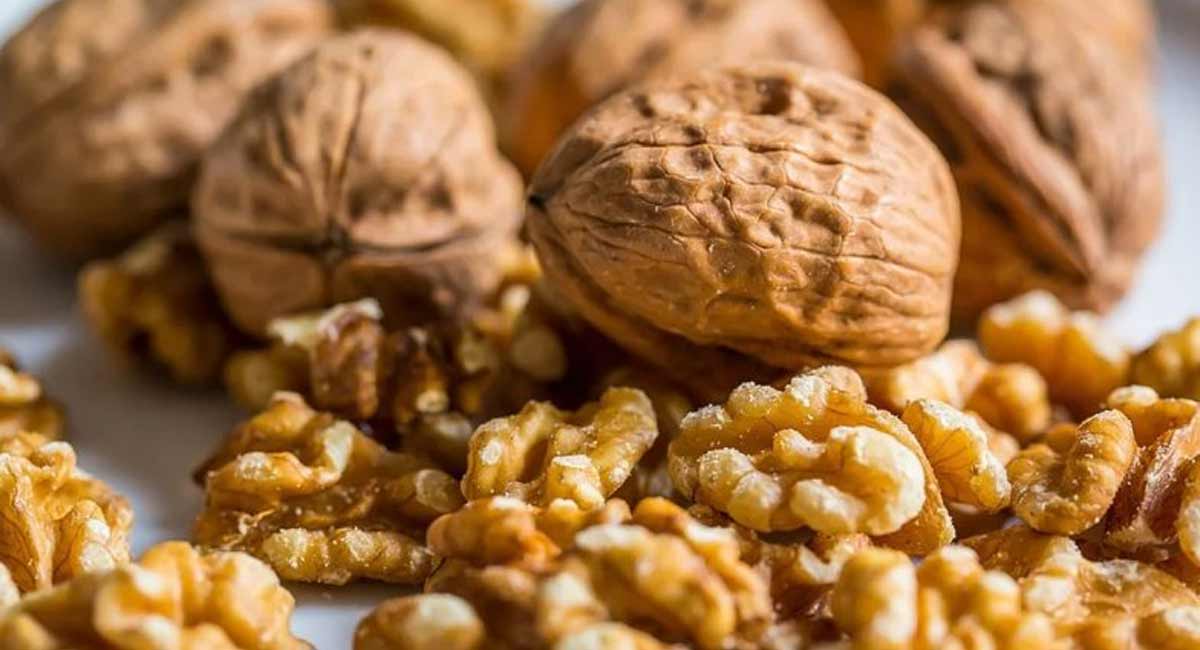 Health benefits : బరువు తగ్గాలనుకునేవారు, డయాబెటిస్ రోగులు ఈ డ్రై ఫ్రూట్స్ ను తప్పనిసరిగా తినాలి Health benefits of walnuts for easily loss the body weight and diabetic patients