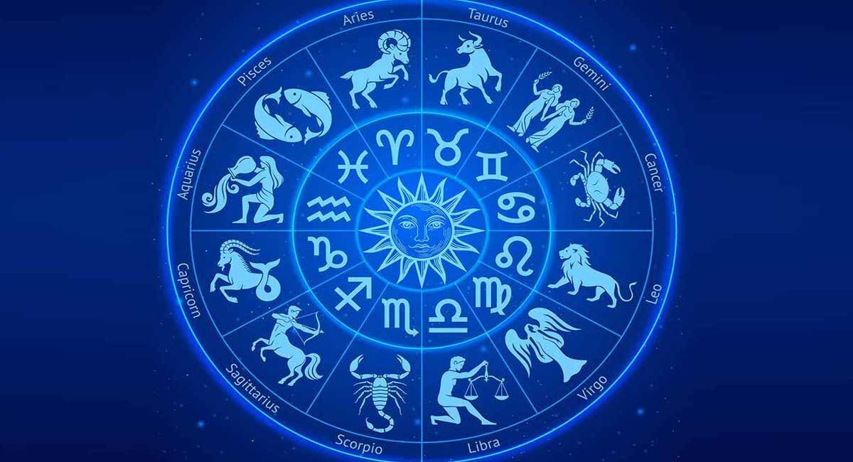 Zodiac Signs : వృశ్చిక రాశి వారు కి ఆగస్టు నెలలో రాశి ఫలాలు అదేవిధంగా గ్రహస్థితి ఏ విధంగా ఉన్నాయంటే... horoscope August 2022 Zodiac Signs for Scorpio