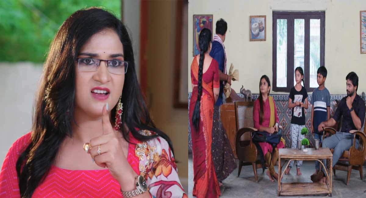 Guppedantha Manasu 4 August Today Episode 520 : దేవయాని మాటలకు, సాక్షి తిరిగి ఇంట్లో వాళ్లందరినీ బెదిరిస్తోంది. సాక్షి అంత ధైర్యంగా మాట్లాడటానికి తనకి దేవయాని సపోర్ట్ చేస్తుందా Guppedantha Manasu 4 August Today Episode 520