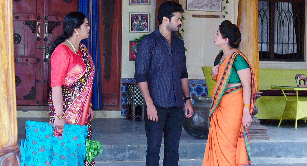 Intinti Gruhalakshmi 16 August Today Episode : శృతికి నచ్చజెప్పి ఇంటికి తీసుకు రావాలని వెళ్లిన ప్రేమ్ తిరిగి అక్కడ మల్లి గొడవ పెద్దదిగా చేస్తాడు. ఆ గొడవతో మళ్లీ శృతి, ప్రేమ్ శాశ్వతంగా దూరం కానున్నారా? Intinti Gruhalakshmi 16 August Today Episode