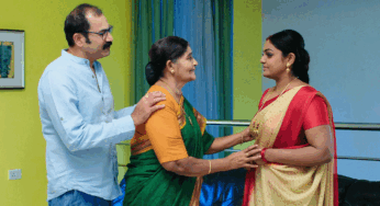 Karthika Deepam 16 August 2022 Episode : కార్తీక్ కోసం వెతుకుతున్న దీప, డాక్టర్… దీపకి ధైర్యం చెబుతున్న పెద్దావిడ…