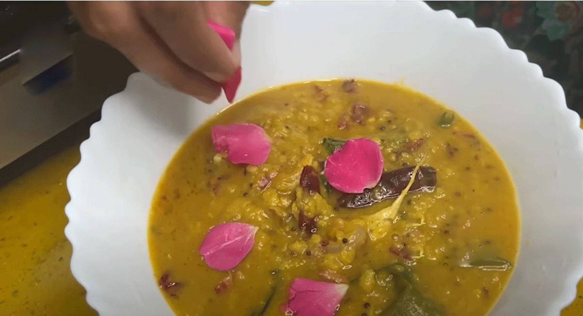 Dhal Curry with Rose Petals : గులాబీ రేకుల పప్పుకూర చేసుకోవడం ఎలా మీకోసం.... Dhal Curry with Rose Petals recipe tastily making