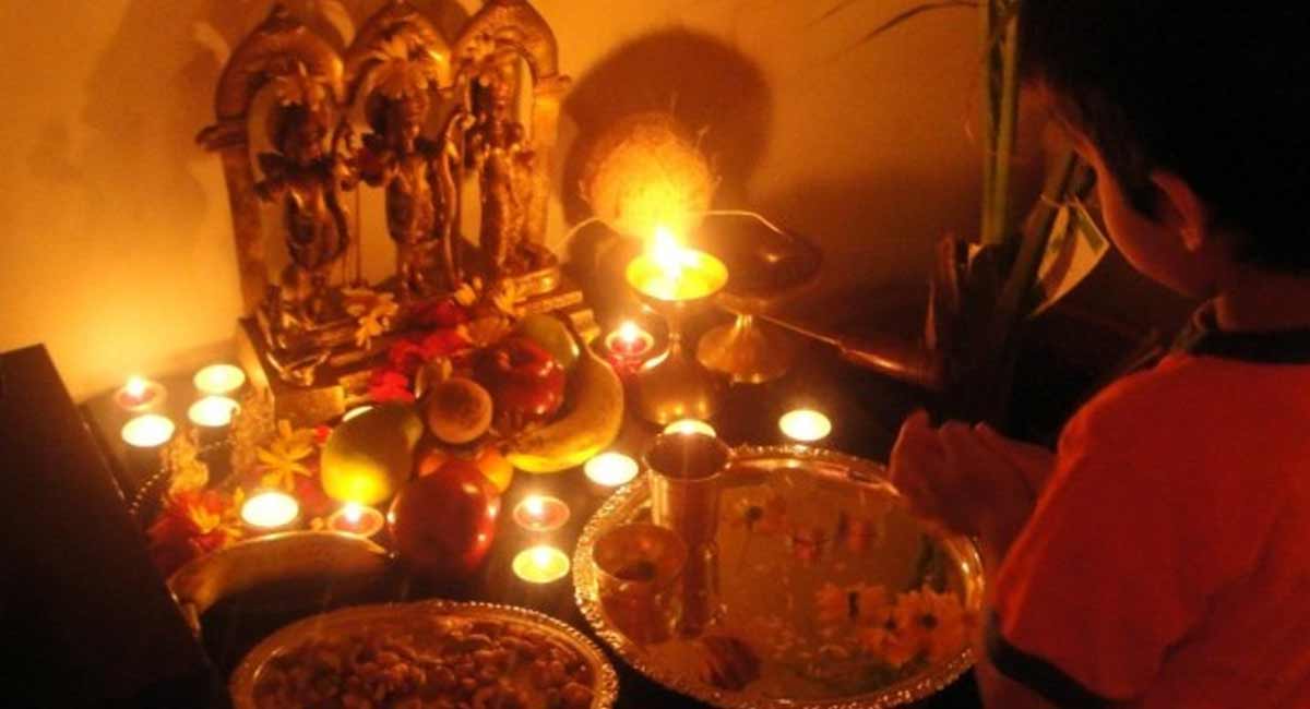 Devotional Tips : ఇటువంటి నియమాలు పాటిస్తే..... పూజ ఫలితం పదిరెట్లు అవుతుంది. If these rules are followed in the pooja room, the result will double