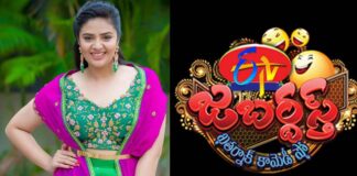 sreemukhi rejected jabadasth offer as anchor