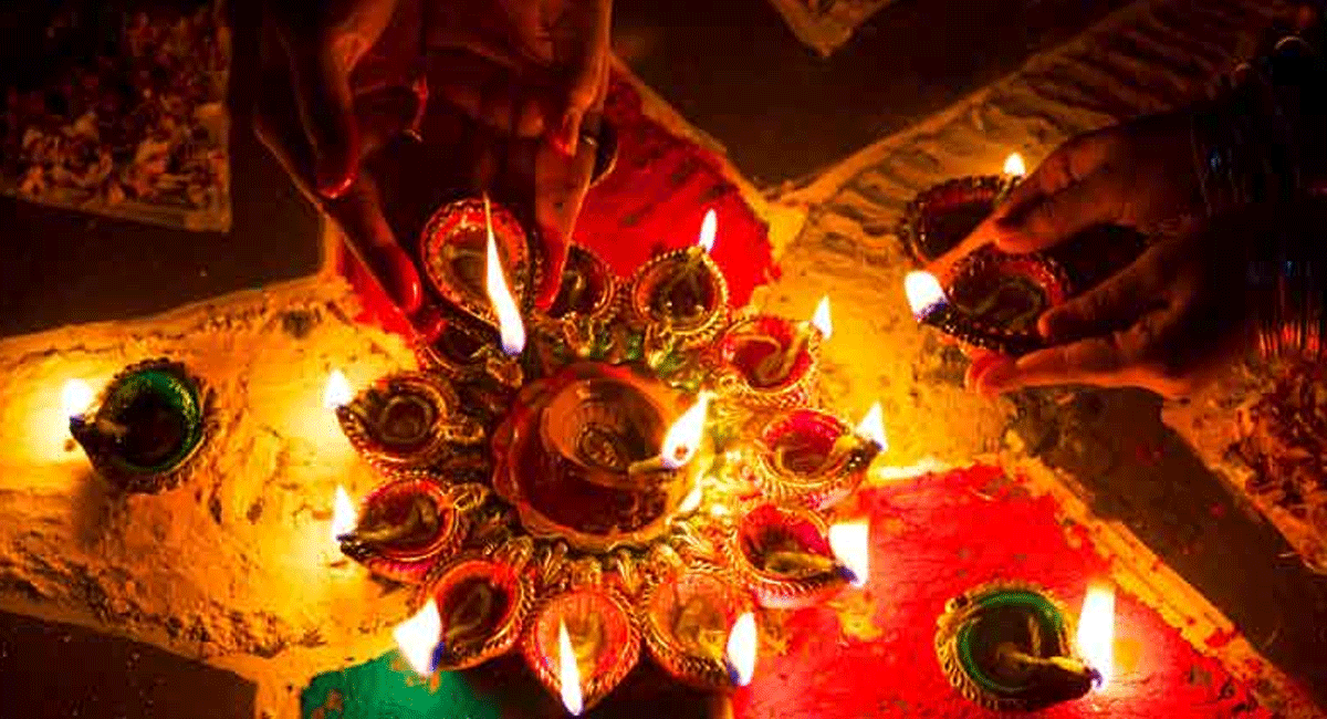 Navratri Tips : అమ్మవారి ముందు అఖండ జ్యోతిని నవరాత్రుల్లో ఏ విధంగా వెలిగించాలి, కొన్ని జాగ్రత్తలు Akhanda Jyoti should be lit in this way during Navratri with some precautions