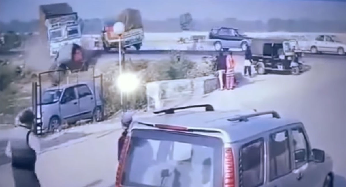 auto and lorry accident video viral