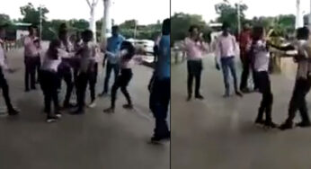 Viral Video : ఒంటరి వాడిని చేసి ఎయిర్ పోర్ట్ లో యువకుడిపై యువతుల అఘాయిత్యం.. చొక్కా చింపి రచ్చ