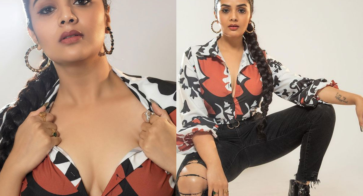 anchor sreemukhi latest photoshoot goes viral