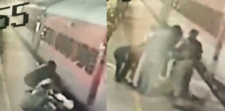 passenger got stuck in a gap between train and platform video viral